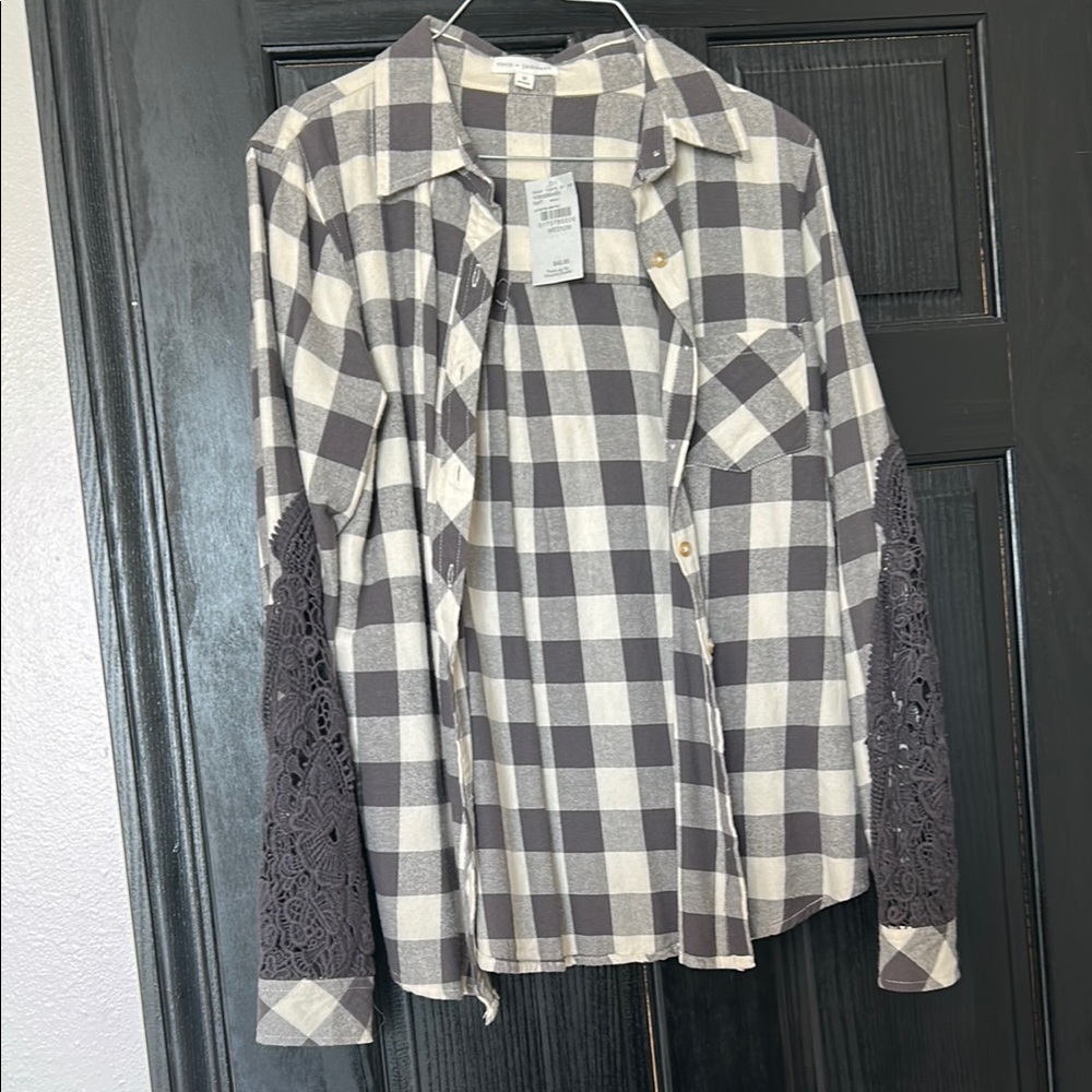 Buckle Coco + Jameson Flannel with Lace Sleeves Sz M